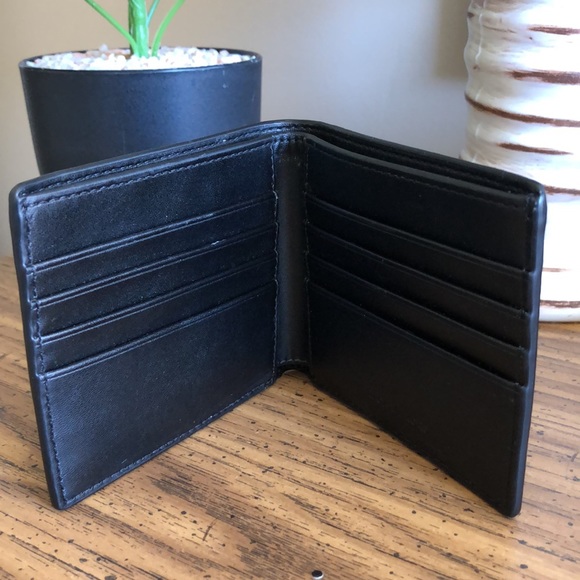 NEW Michael Kors Bifold Wallet - Picture 3 of 9